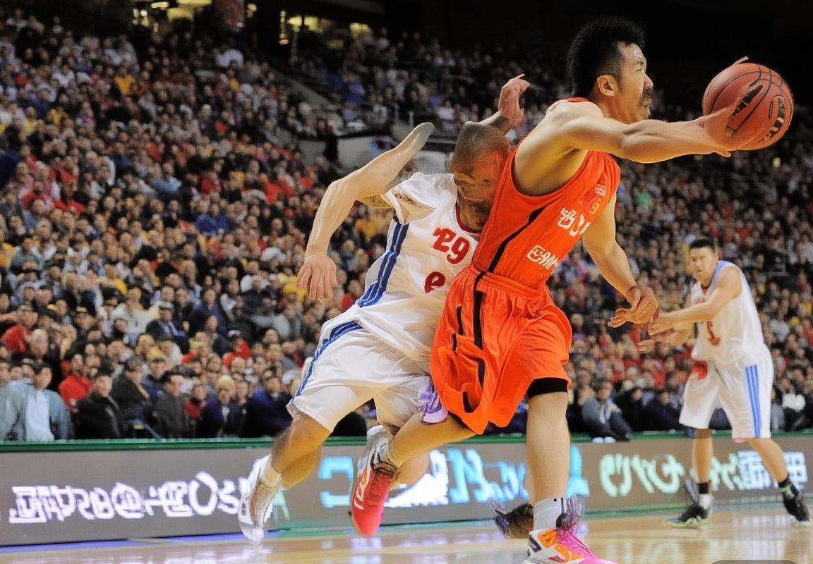 2014 CBA季后赛京粤巅峰对决战术解析与精彩瞬间回顾(图2)